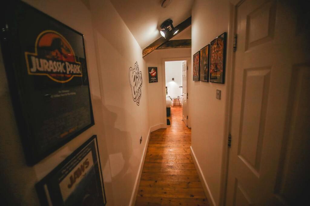 Games And Movies Lounge 7 Bed City Centre Apartment ニューカッスル・アポン・タイン エクステリア 写真