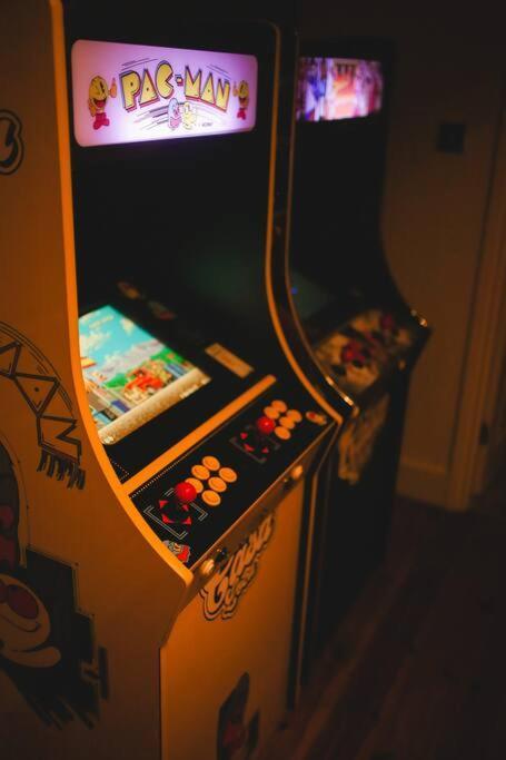 Games And Movies Lounge 7 Bed City Centre Apartment ニューカッスル・アポン・タイン エクステリア 写真