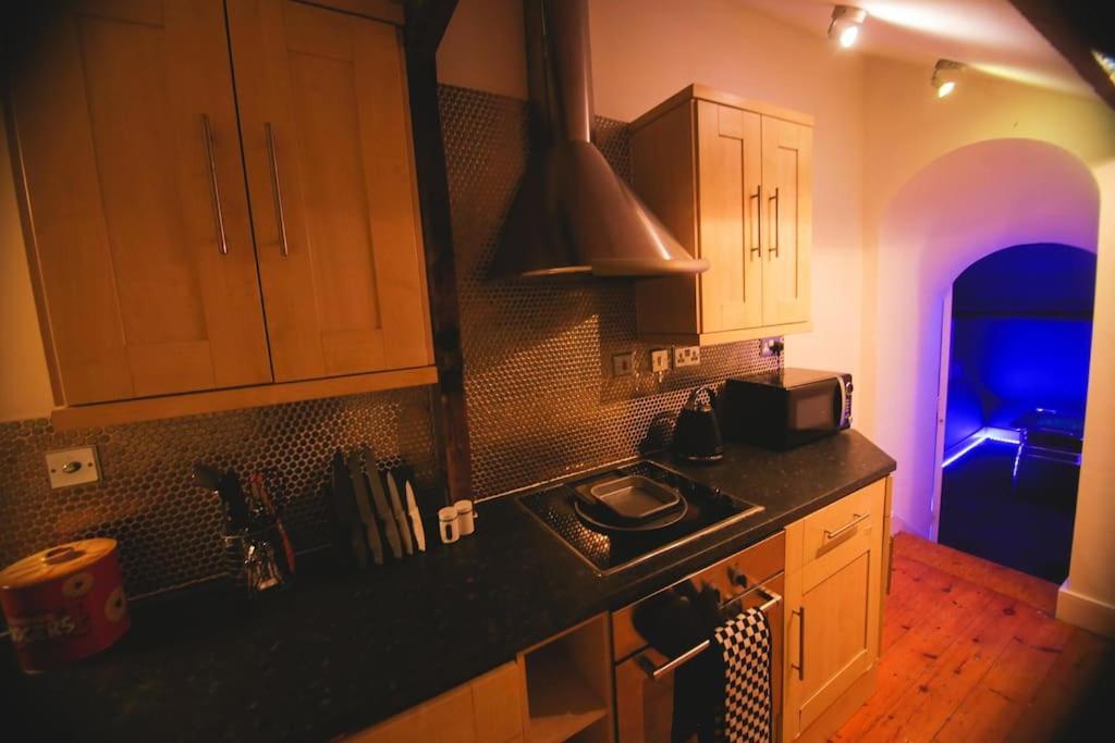 Games And Movies Lounge 7 Bed City Centre Apartment ニューカッスル・アポン・タイン エクステリア 写真