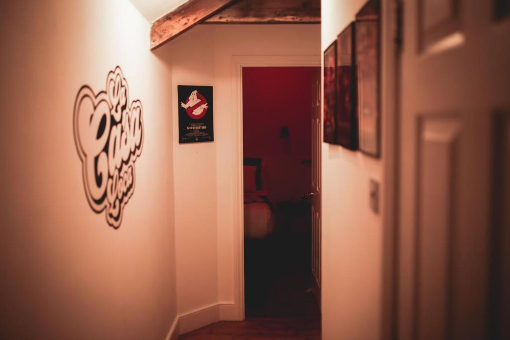 Games And Movies Lounge 7 Bed City Centre Apartment ニューカッスル・アポン・タイン エクステリア 写真