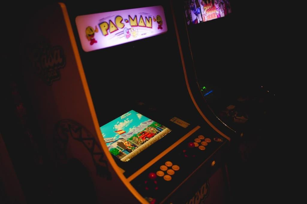 Games And Movies Lounge 7 Bed City Centre Apartment ニューカッスル・アポン・タイン エクステリア 写真