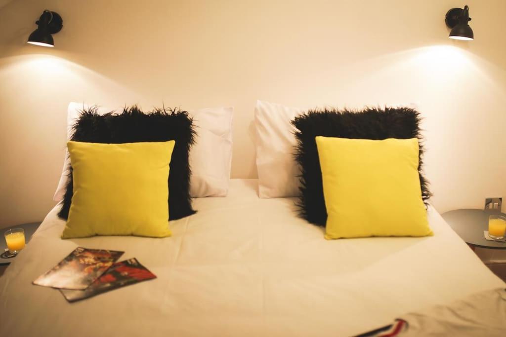 Games And Movies Lounge 7 Bed City Centre Apartment ニューカッスル・アポン・タイン エクステリア 写真