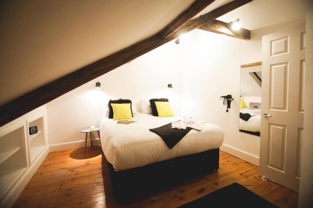 Games And Movies Lounge 7 Bed City Centre Apartment ニューカッスル・アポン・タイン エクステリア 写真