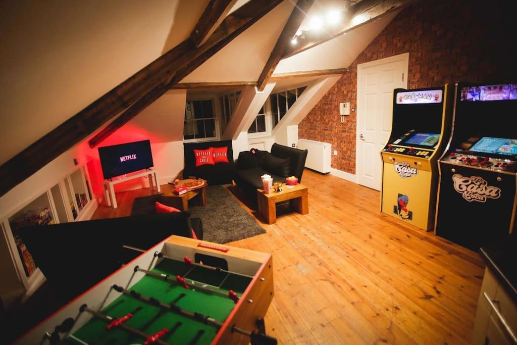 Games And Movies Lounge 7 Bed City Centre Apartment ニューカッスル・アポン・タイン エクステリア 写真