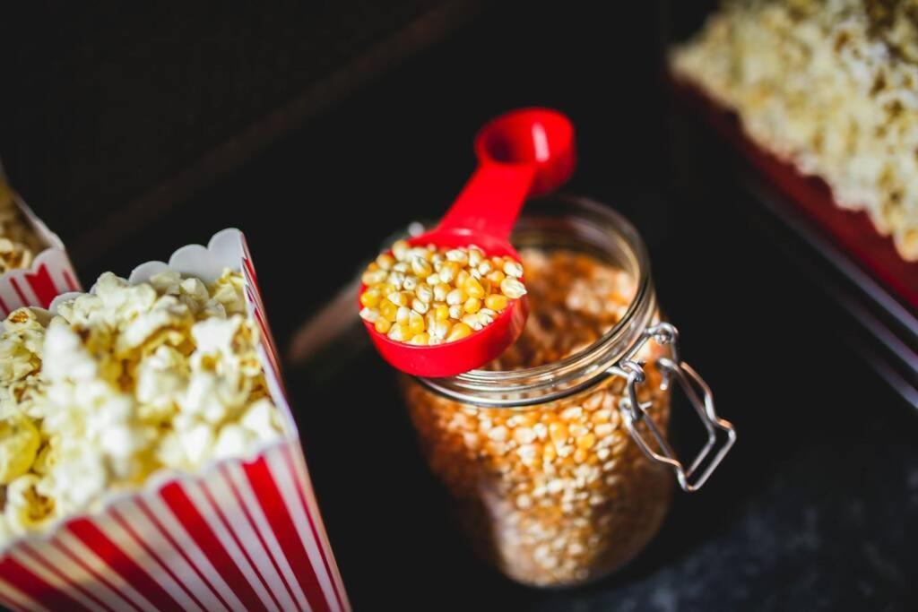 Games And Movies Lounge 7 Bed City Centre Apartment ニューカッスル・アポン・タイン エクステリア 写真