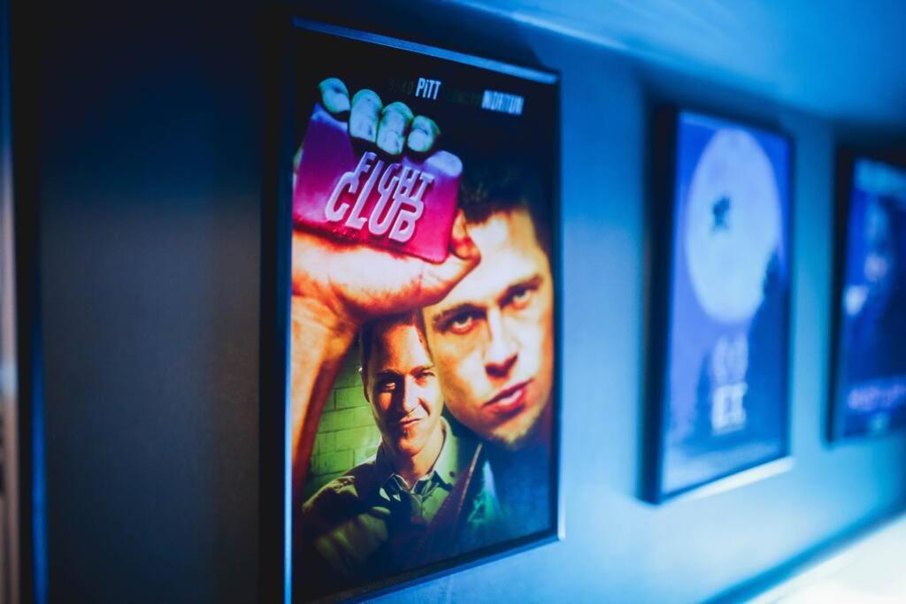 Games And Movies Lounge 7 Bed City Centre Apartment ニューカッスル・アポン・タイン エクステリア 写真
