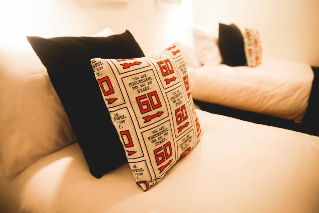 Games And Movies Lounge 7 Bed City Centre Apartment ニューカッスル・アポン・タイン エクステリア 写真